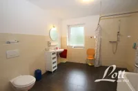 Haus 2 - Badezimmer Dachgeschoss