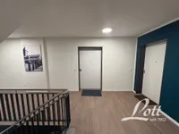 Blick gem. Flur zur Wohnungstür