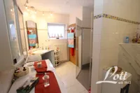 Badezimmer im Erdgeschoss