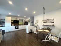 offener Wohn- und Essbereich 