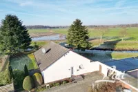 Mit Weitblicken über Wiesen und Felder