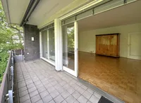 Balkon mit Blick ins Wohnzimmer