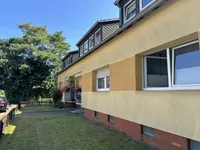 viel Grünfläche vor dem Haus