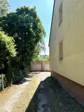 Zufahrt zu den Garagen