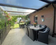 Terrasse mit Blick in Garten