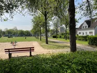 Park mit Kinderspielplatz