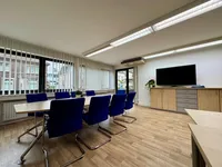 Büro mit Balkonzugang