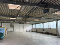 Große Lagerhalle