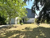 seitlicher Gartenbereich