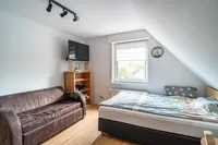Schlafzimmer 1
