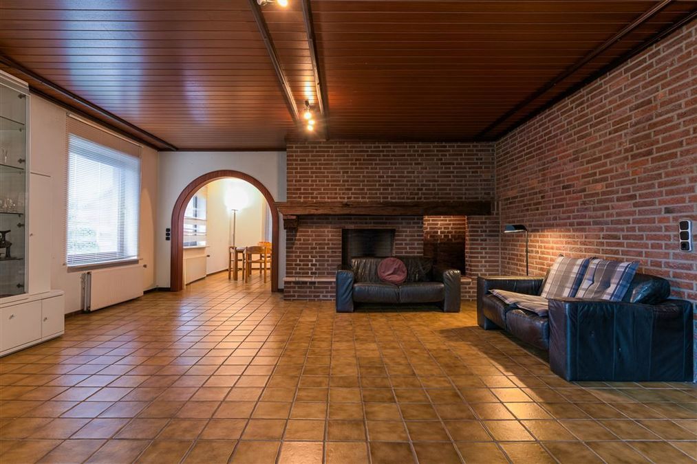 Wohnzimmer mit Kamin