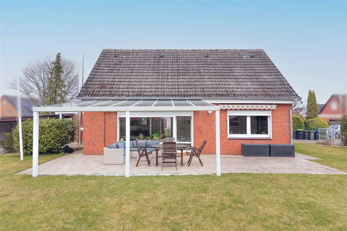 Hausansicht vom Garten