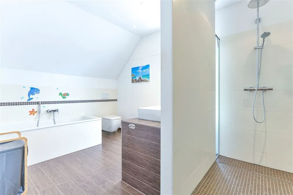 Vollbad mit Regendusche