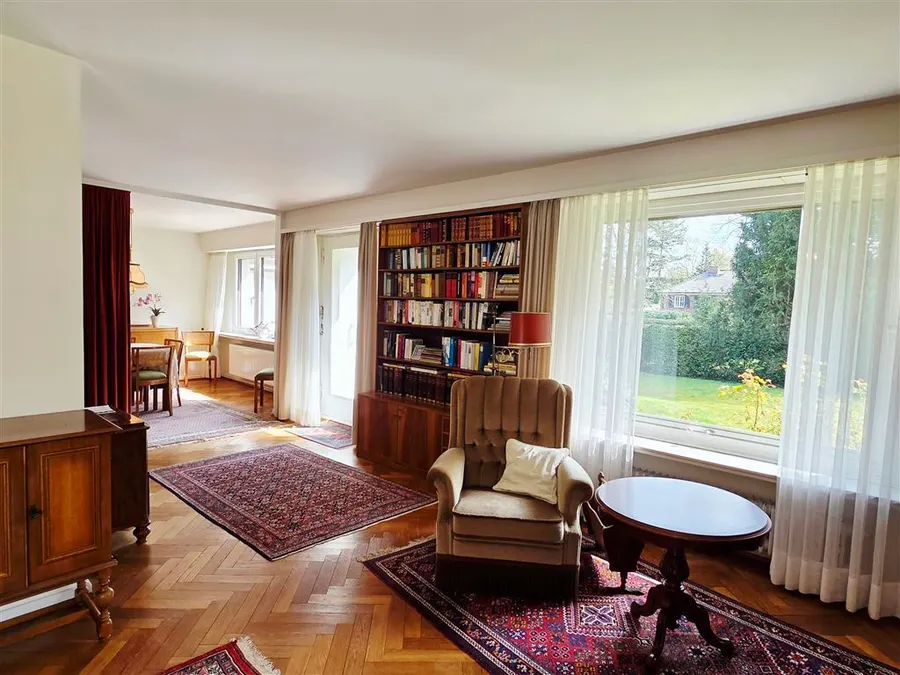 Wohnzimmer mit Blick ins Esszimmer