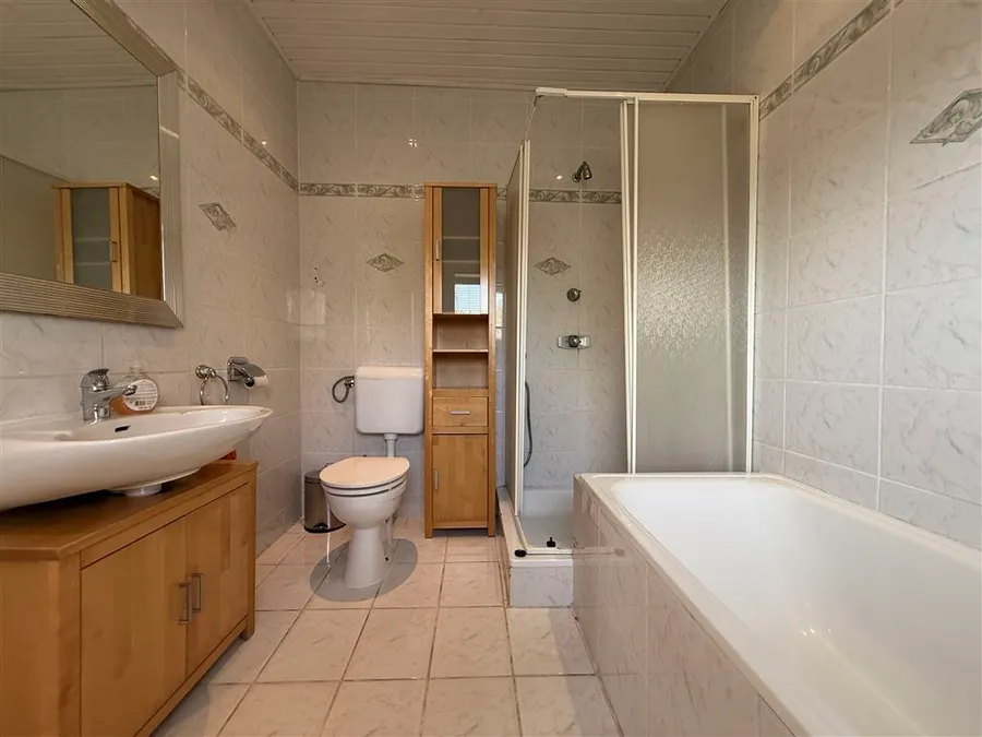 EG Vollbad mit Dusche