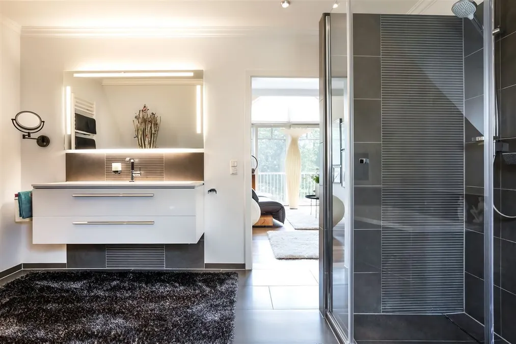 Vollbad mit Dusche