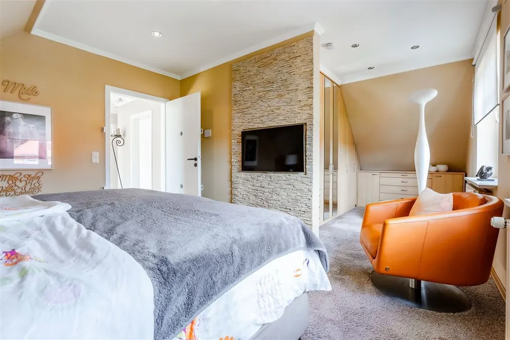 Schlafzimmer mit Ankleide