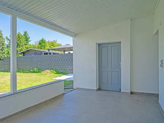 überdachte Terrasse