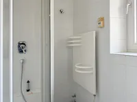 Gäste-WC mit Dusche