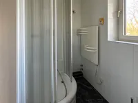 Gäste-WC mit Dusche