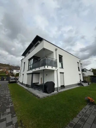 Modernes Mehrfamilienhaus