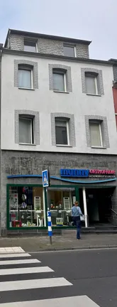 Geschäftsfassade mit Schaufenster