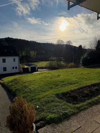 Blick auf grünen Garten.jpg