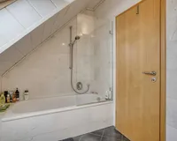 Badezimmer im Dachgeschoss