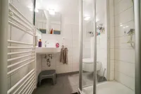 Gäste-WC mit Dusche