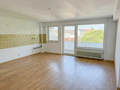  Wohnbereich mit offener Küche