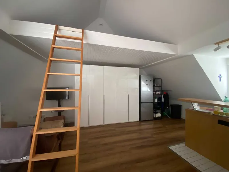 Empore als möglicher Schlafbereich