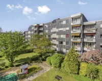 4-Zimmer-Wohnung mit zwei Loggien, Aufzug  und  Tiefgaragenstellplatz in Hilden