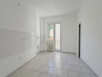 Küche mit Abstellkammer
