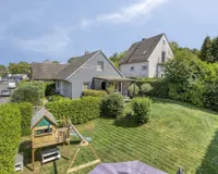Freistehendes Einfamilienhaus mit Garage und sonnigem Garten in Ratingen-Ost