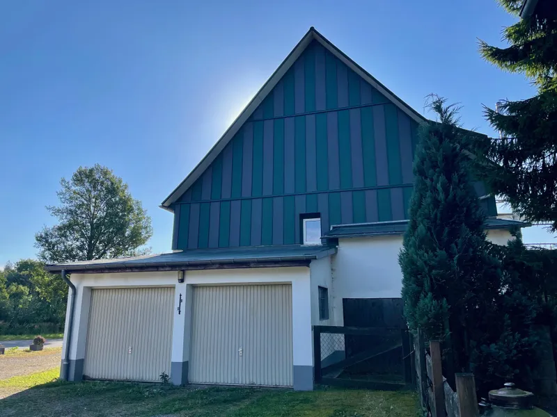 Haus mit Doppelgarage