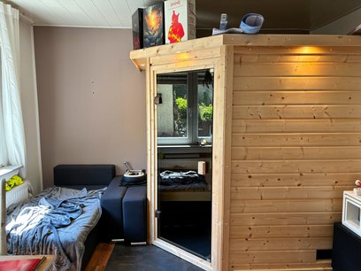 Durchgangszimmer mit Sauna EG