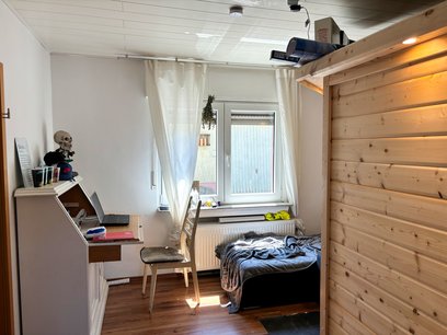 Durchgangszimmer mit Sauna EG