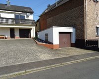 Garage mit Hofbereich