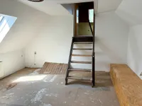 Zimmer DG links mit Zugang DG rechts