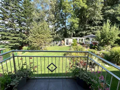 Balkon mit Blick in den Garten EG