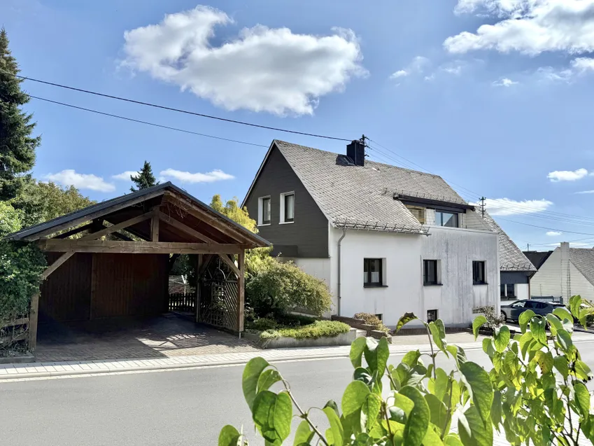 Straßenansicht