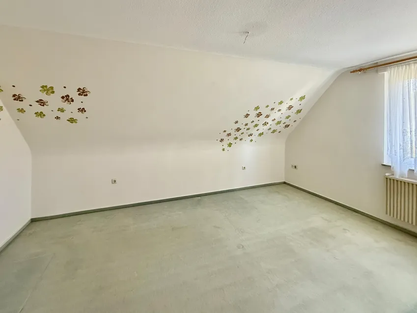 Schlafzimmer 1 DG