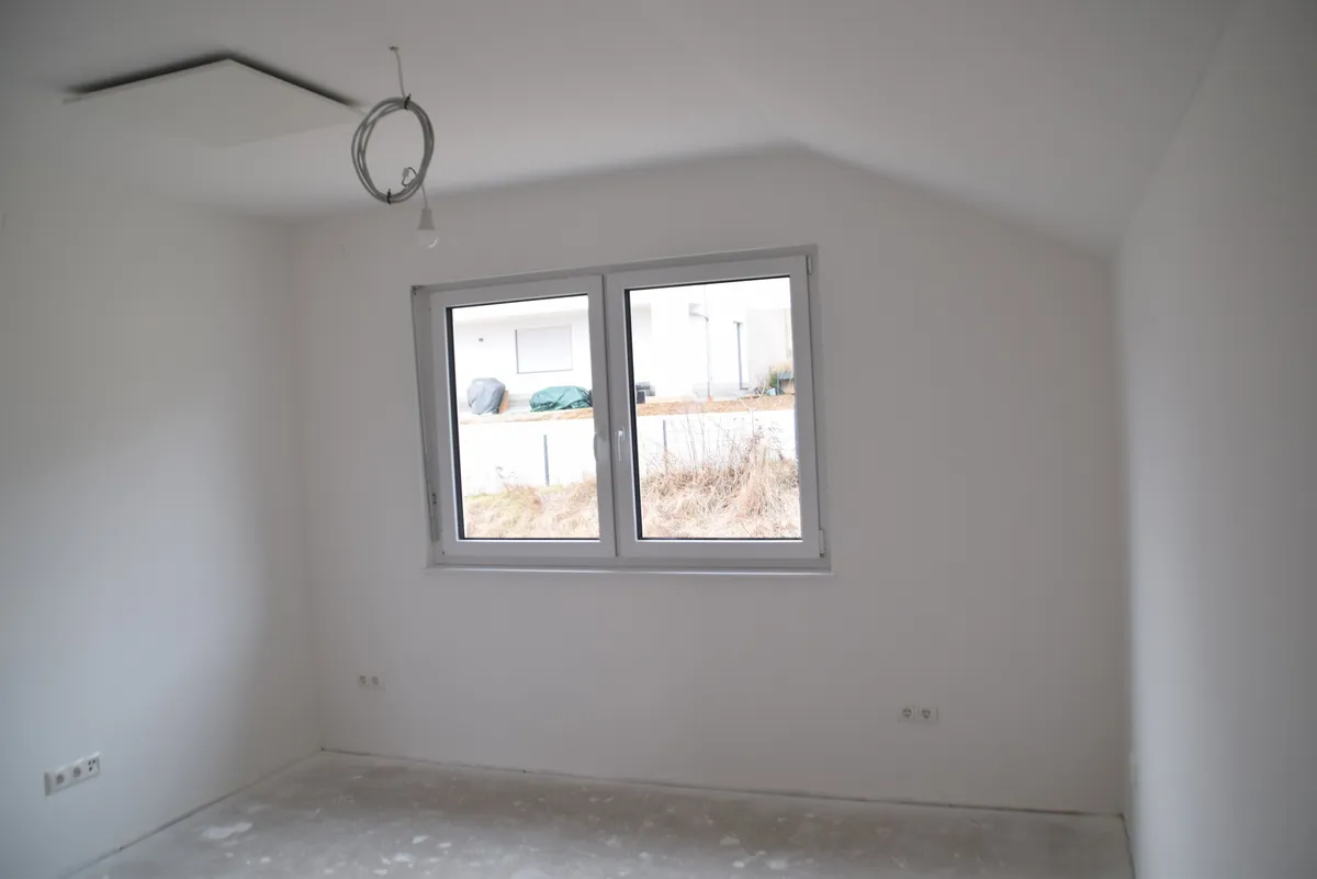 OG  1. Schlafzimmer/Büro