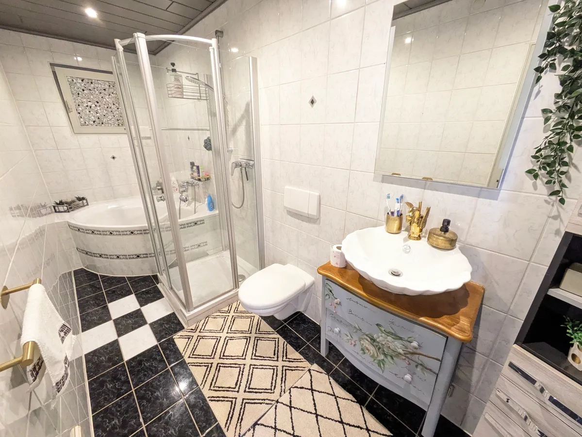 Badezimmer EG