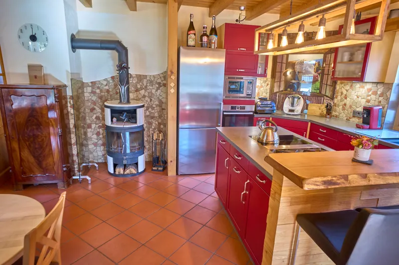 Gemütlicher Kaminofen im Küchen- / Essplatzbereich