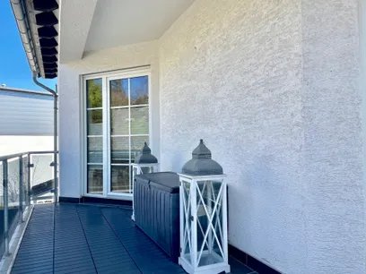 großer Balkon (Wohnung II - OG)