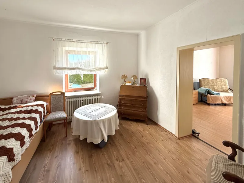 EG Ankleide/Büro/SZ