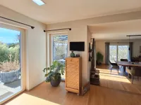 Blick von der Küche zur Terrasse EG