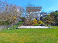 Blick vom Garten aufs Haus
