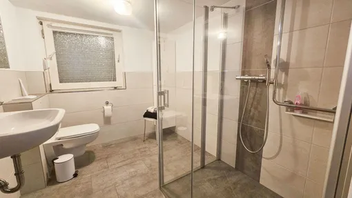 Badezimmer EG